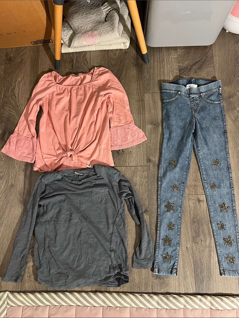 Girls 3 pieces size 8-10 mixed long sleeves with legging bundle